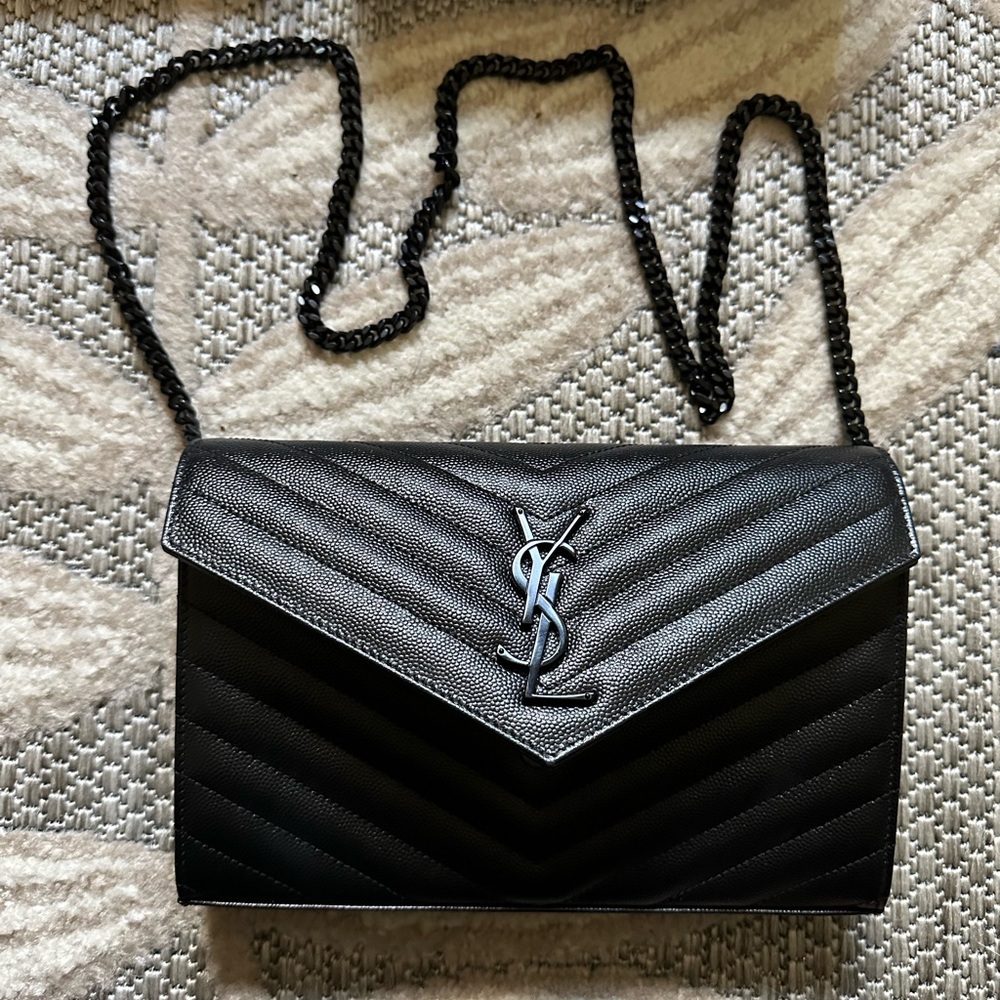✨YSL Black Large Quilted Wallet on Chain✨